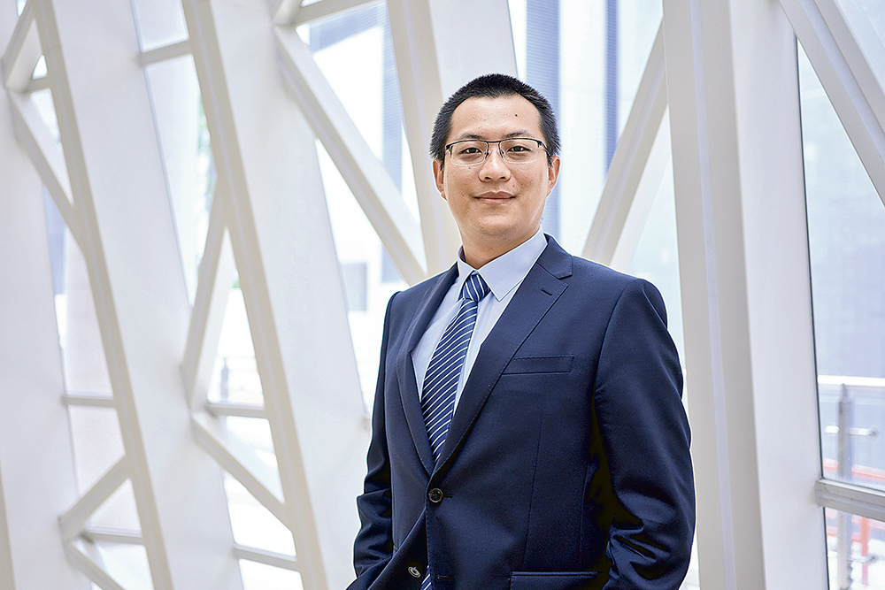 語言的力量:城大學者解構健康傳播背後的溝通藝術 賈教授將開設「Language and Decision Making」課程,引導學生探索語言如何影響行為,設計有效的溝通策略,應用於現實生活當中。