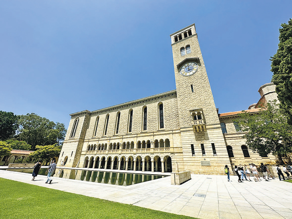 昇柏教育 職涯規劃 多元課程<br>一站式海外升學服務 Cici表示外國學校能提供足夠的學習支援,幫助學生解決學習上的問題。