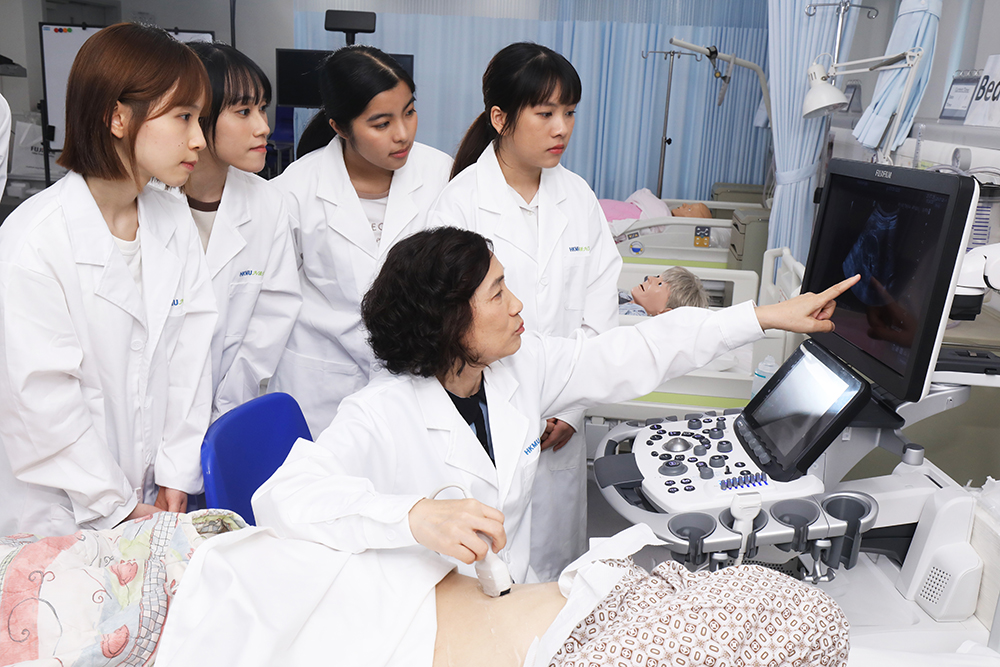 香港都會大學 提供逾1,800個政府資助學額 自資院校之冠<br>多元課程裝備專業知識 畢業生迅速銜接職場