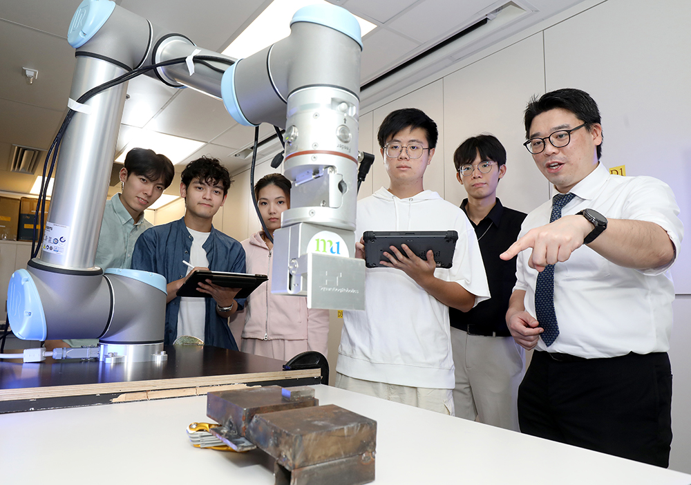 香港都會大學 提供逾1,800個政府資助學額 自資院校之冠<br>多元課程裝備專業知識 畢業生迅速銜接職場