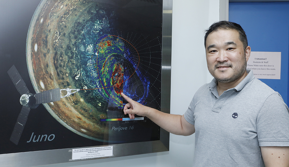 2025年研資局頒獎典禮 見證傑出研究學者協會成立 凝聚學術精英力量 引領創新研究發展 ▲張教授指,大學致力培養頂尖研究人才,給予他充分的科研空間。