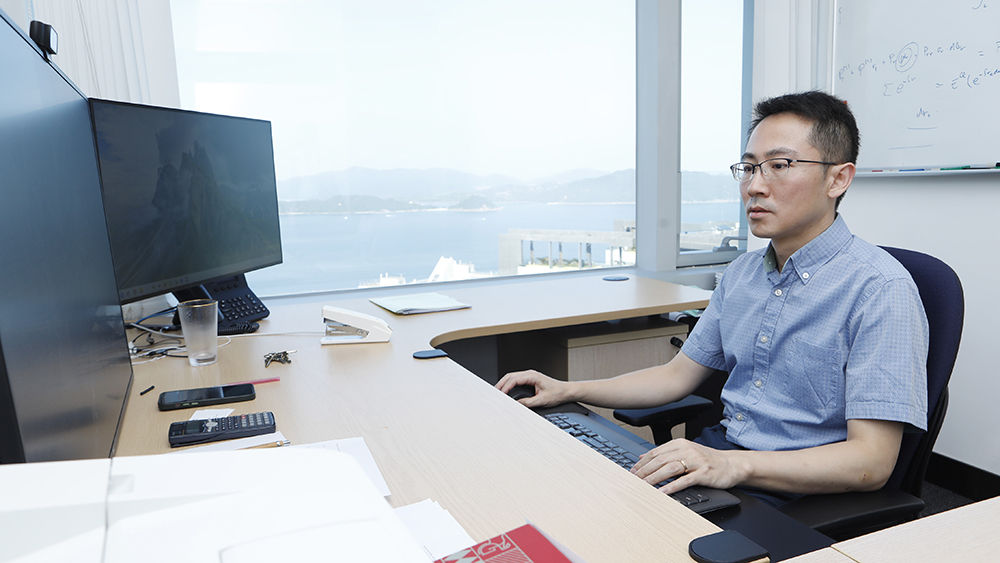 2025年研資局頒獎典禮 見證傑出研究學者協會成立 凝聚學術精英力量 引領創新研究發展 ▲吉教授指,將AI融入金融模型並非易事,需要大量時間進行驗證與實驗。