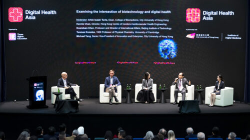 城大與泰晤士高等教育（THE）於今年9月合辦「亞洲數字健康峰會2025」，城大高級副校長（創新及企業）楊夢甦教授（右二）亦於峰會上，與來自世界各地的講者一同探討數字健康的未來發展。