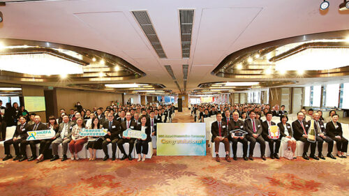 研資局在11月3日舉行頒獎典禮，表揚來自本地8間教資會資助大學的98位傑出得獎學者。