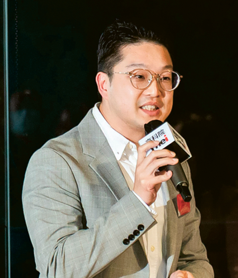 THEi高科院舉辦研討會 助中國內地生規劃家庭及職業在港發展路向 2023年保險科技創新獎全球總決賽優勝者、粵港澳大灣區傑出青年企業家、10 Life聯合創辦人何穎翔。