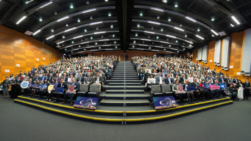 一眾主禮嘉賓、大學主管人員、企業夥伴、僱主代表及學生，一起見證計劃的卓越成果。