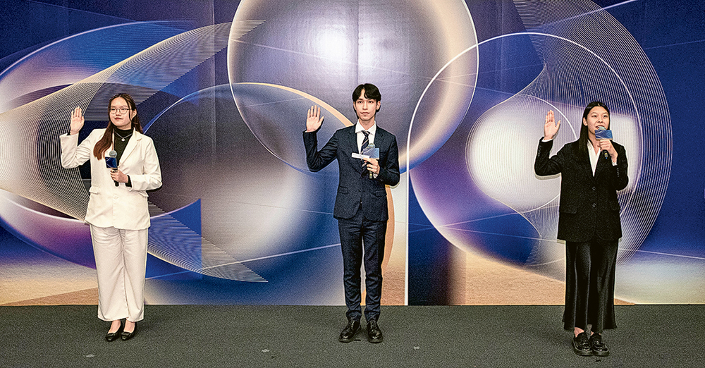 中大「在學.在職計劃」為全港首個校企合作教育計劃<br/>助學生提升就業潛能 連結全球地域 培養宏觀國際視野 中大「在學.在職計劃」為全港首個校企合作教育計劃<br/>助學生提升就業潛能 連結全球地域 培養宏觀國際視野