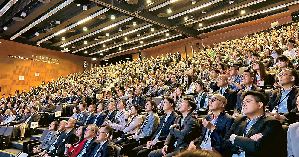 中大「在學.在職計劃」為全港首個校企合作教育計劃<br/>助學生提升就業潛能 連結全球地域 培養宏觀國際視野 中大「在學.在職計劃」為全港首個校企合作教育計劃<br/>助學生提升就業潛能 連結全球地域 培養宏觀國際視野