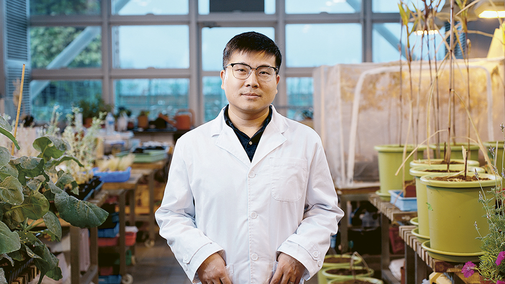 香港浸會大學「校長傑出教研人員表現獎」<br>表彰卓越教研學者 香港浸會大學「校長傑出教研人員表現獎」<br>表彰卓越教研學者